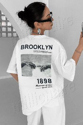 تیشرت اورسایز زنانه طرح بروکلین ۱۸۹۸ کد.1177